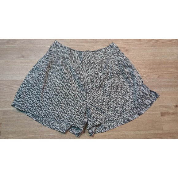 American Eagle Shorts Womens Small Zebra Print Satin Pull On Flowy Shorties S - Picture 1 of 15